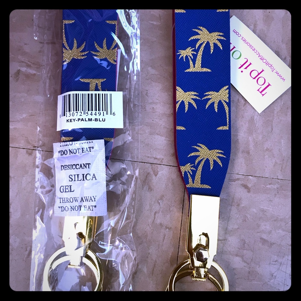 Palm tree key chain